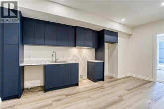 7497 Marvel Dr in Niagara Falls, ON - Building Photo - Building Photo