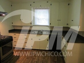 618 W 9th St in Chico, CA - Building Photo - Building Photo