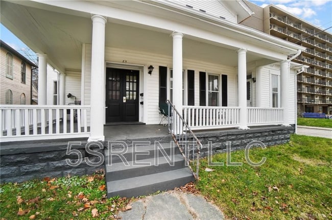 85 W 2nd St in Xenia, OH - Foto de edificio - Building Photo