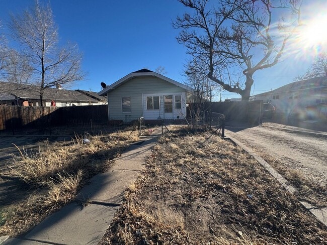 property at 1506 E 14th St