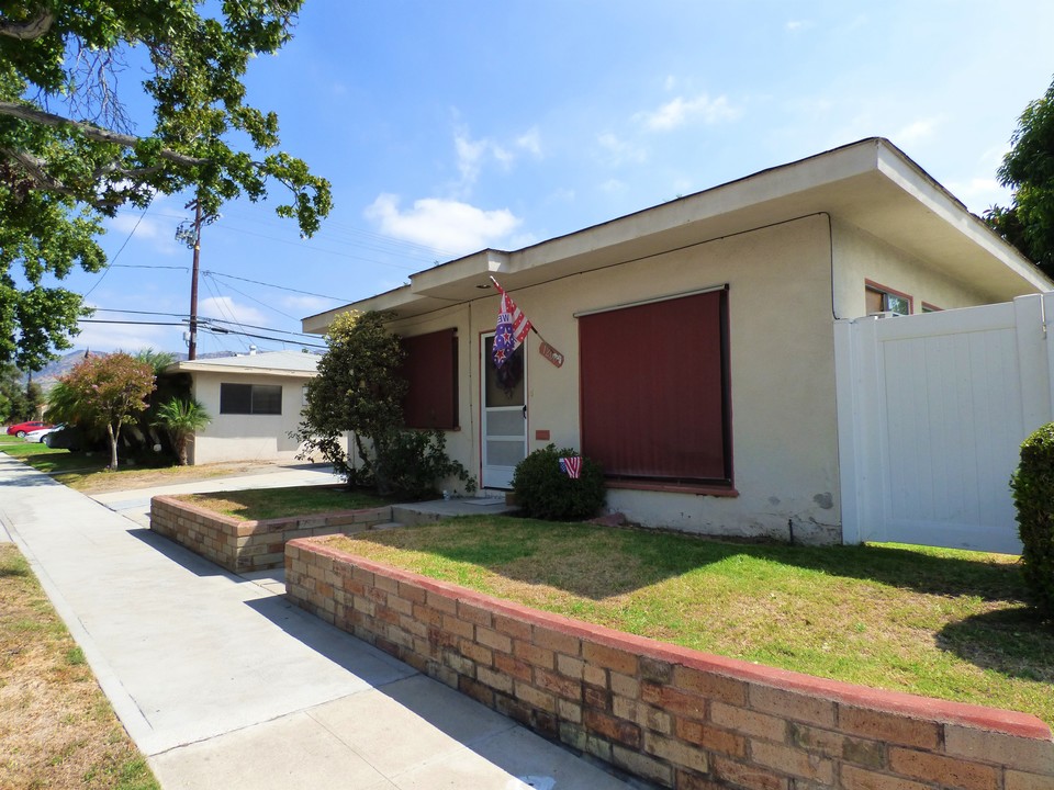 1200 N Parish Pl in Burbank, CA - Building Photo