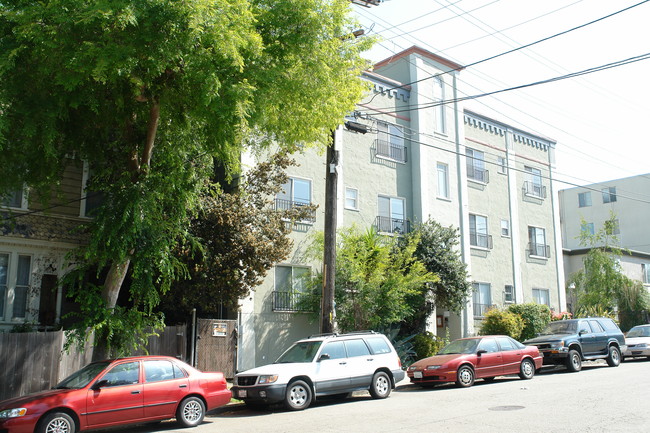 Blake Telegraph Apartments in Berkeley, CA - Building Photo - Building Photo