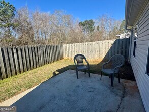 1653 Summerwoods Cir in Griffin, GA - Foto de edificio - Building Photo