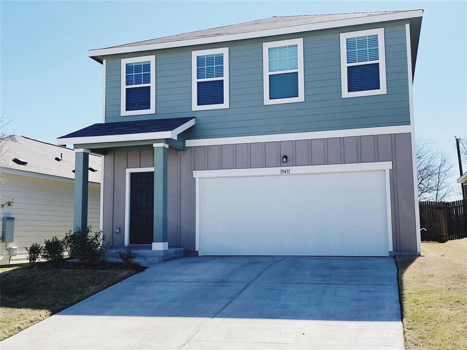 19411 Cloudy Bay Dr in Pflugerville, TX - Building Photo