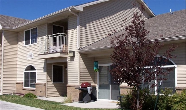 Capital Greens Apartments in Cheyenne, WY - Building Photo - Building Photo