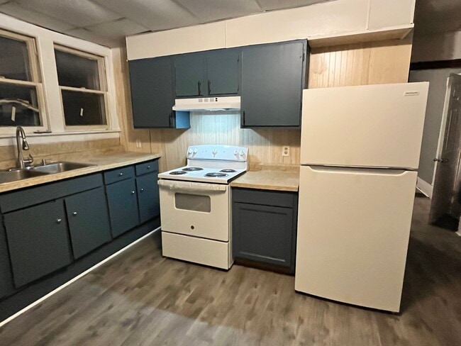 property at 629 E Broadway St