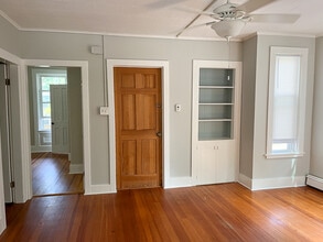 12 Chapman Ave, Unit 1 in Easthampton, MA - Building Photo - Building Photo