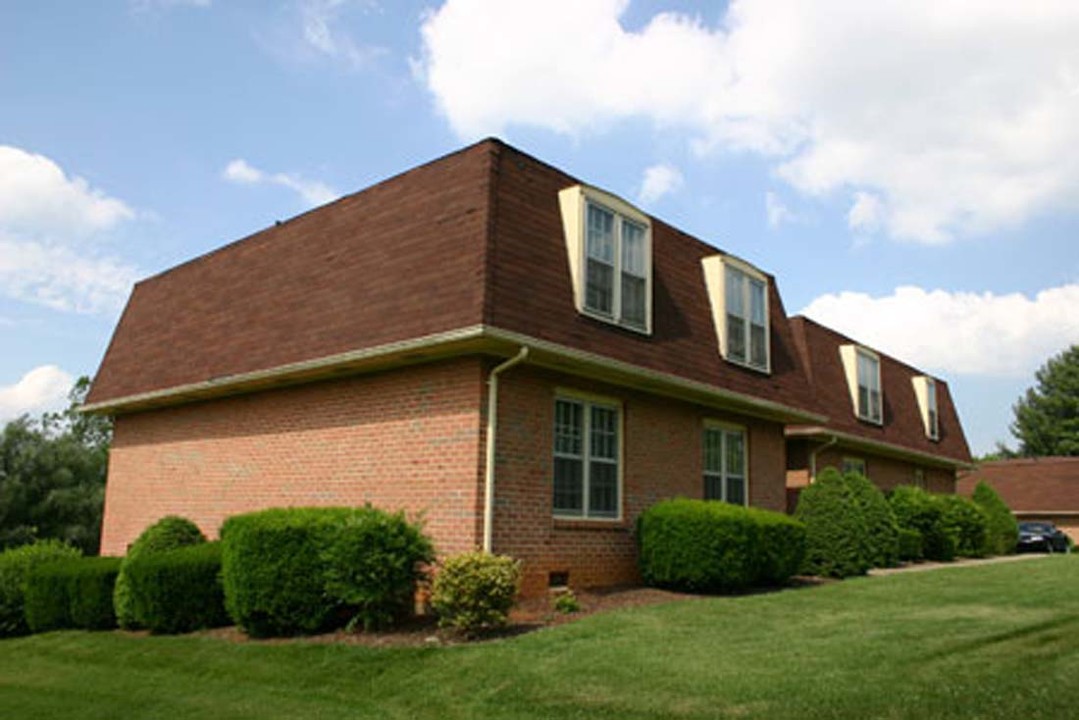 Willow Creek Apartments in Johnson City, TN - Building Photo