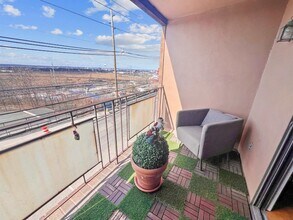 1906 Paterson Plank Rd in North Bergen, NJ - Foto de edificio - Building Photo