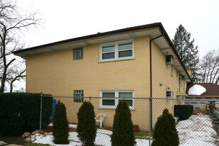 1510 E Northwest Hwy in Arlington Heights, IL - Building Photo