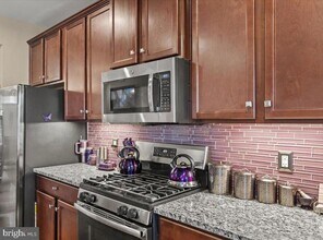 18060 Red Cedar Rd in Dumfries, VA - Building Photo - Building Photo