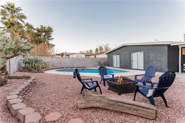 property at 4273 Ridgeview Dr