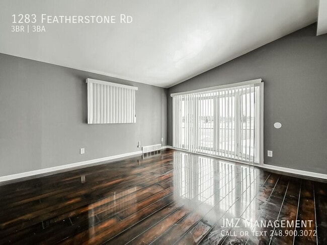 1283 Featherstone Rd in Pontiac, MI - Building Photo - Building Photo