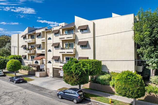 Riverton Apartments in Studio City, CA - Building Photo - Building Photo