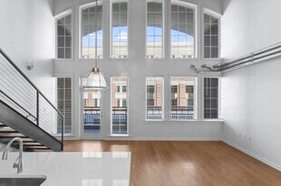 230 18th St NW, Unit Apt 420 in Atlanta, GA - Building Photo