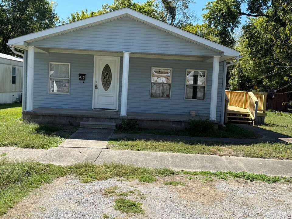 412 W 6th St in Metropolis, IL - Building Photo
