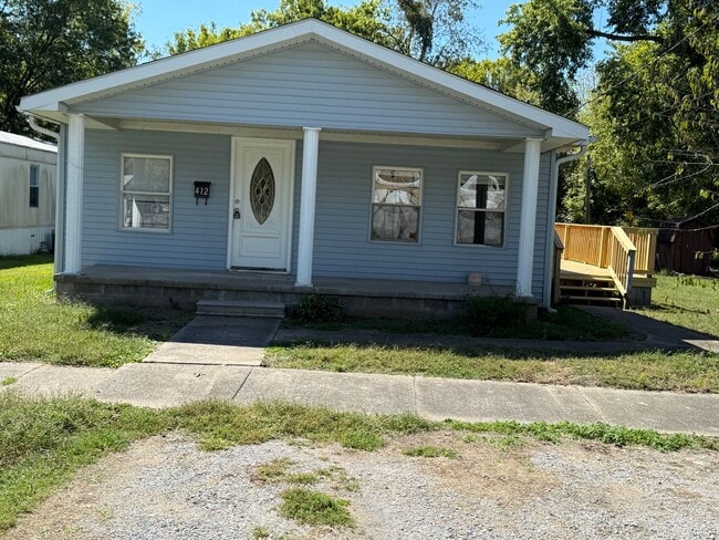 property at 412 W 6th St