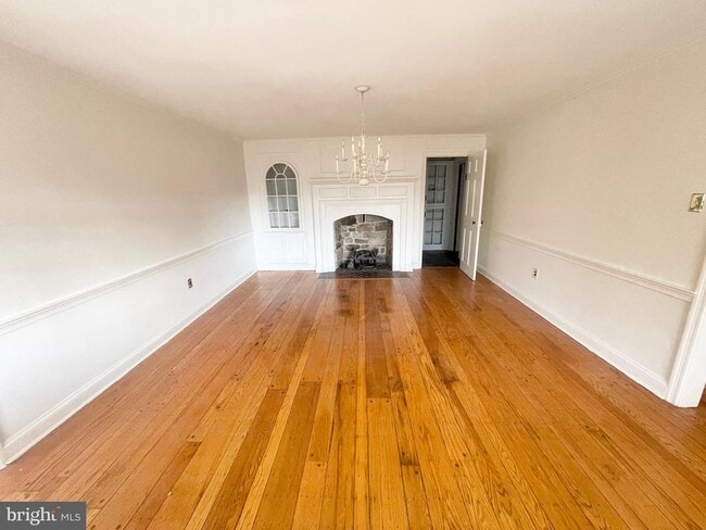 4925 West Chester Pike in Newtown Square, PA - Building Photo - Building Photo