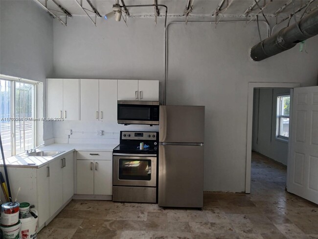 1164 Normandy Dr-Unit -2 in Miami Beach, FL - Building Photo - Building Photo