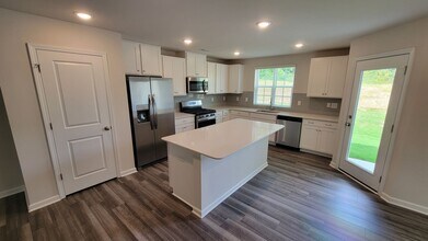 909 Powder Crk Dr in Reidville, SC - Building Photo - Building Photo