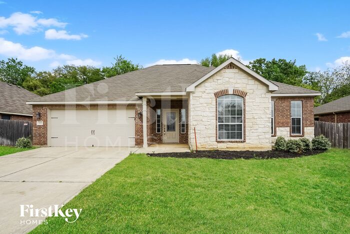 300 Springtree St in Denton, TX - Building Photo