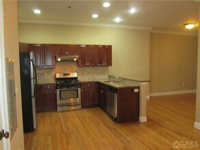 547 Sayre Ave in Perth Amboy, NJ - Building Photo - Building Photo