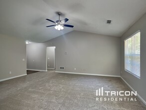618 Red Fox Ln in Auburn, GA - Building Photo - Building Photo