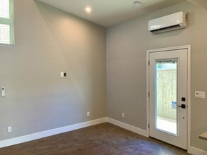 2216 1/2 Motta St in Woodland, CA - Building Photo - Building Photo