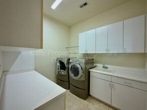 13073 Dressage Ln in San Diego, CA - Building Photo - Building Photo