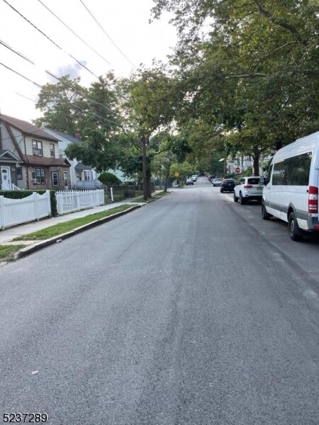 259 Weequahic Ave-Unit -2 in Newark, NJ - Building Photo - Building Photo
