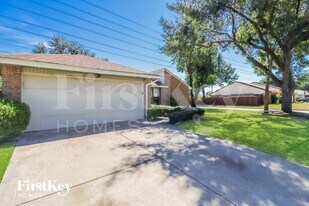 4317 Coventry Dr in Grand Prairie, TX - Building Photo