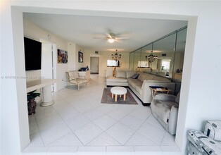 1351 SW 141st Ave, Unit #103G UPDATED 55 AND OVER in Pembroke Pines, FL - Building Photo - Building Photo