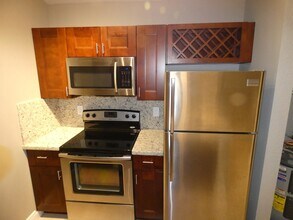 2851 N Oakland Forest Dr, Unit 309 in Oakland Park, FL - Building Photo - Building Photo