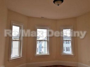 24 Willard Ave-Unit -1 in Medford, MA - Building Photo - Building Photo