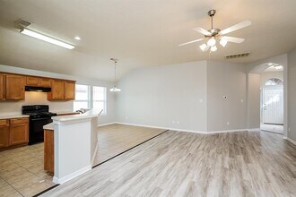 4531 Bridgevillage Dr in Spring, TX - Building Photo - Building Photo