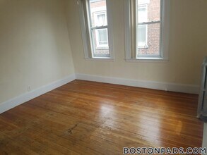 15 Barrows St, Unit 5 in Boston, MA - Building Photo - Building Photo