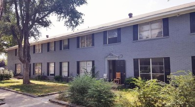 Bowser Place in Richardson, TX - Building Photo - Building Photo