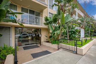 Kings Road Towers in West Hollywood, CA - Building Photo - Building Photo
