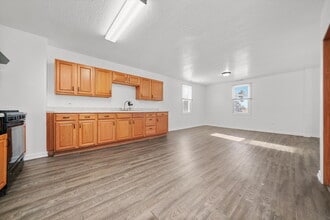 502 10th St in Waukegan, IL - Building Photo - Building Photo