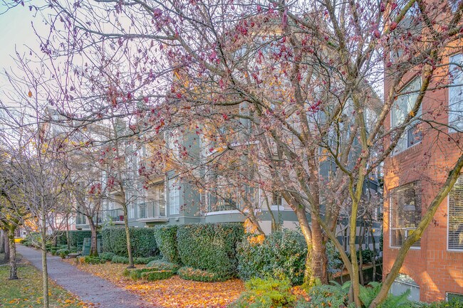 West Park House in Vancouver, BC - Building Photo - Building Photo