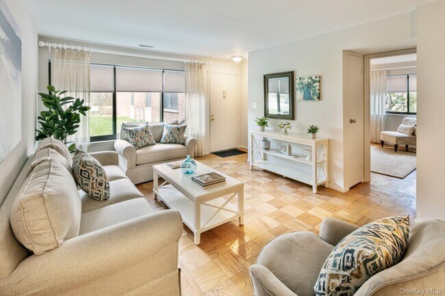 412 Marine Ln in West Babylon, NY - Building Photo - Building Photo