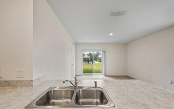 4529 Blue Rock Dr in Sanford, FL - Building Photo - Building Photo