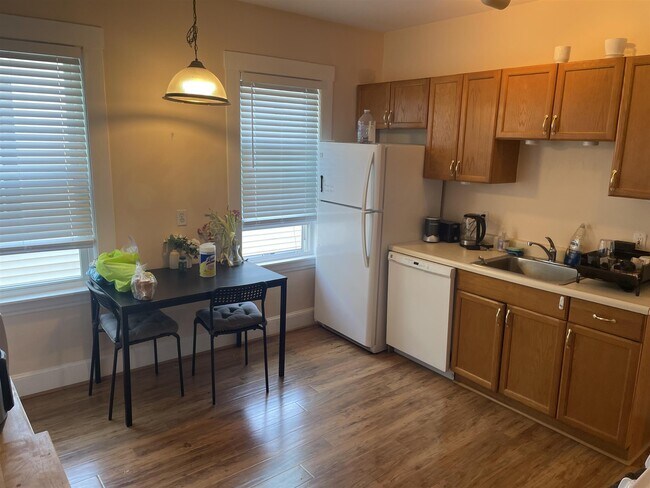 67 Easton St, Unit 3 in Boston, MA - Building Photo - Building Photo