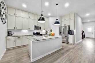 26268 Astral Wy in La Marque, TX - Building Photo - Building Photo