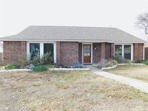 1 Pogue Cir in The Colony, TX - Building Photo - Building Photo