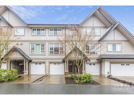 2501-161A 161A St in Surrey, BC - Building Photo