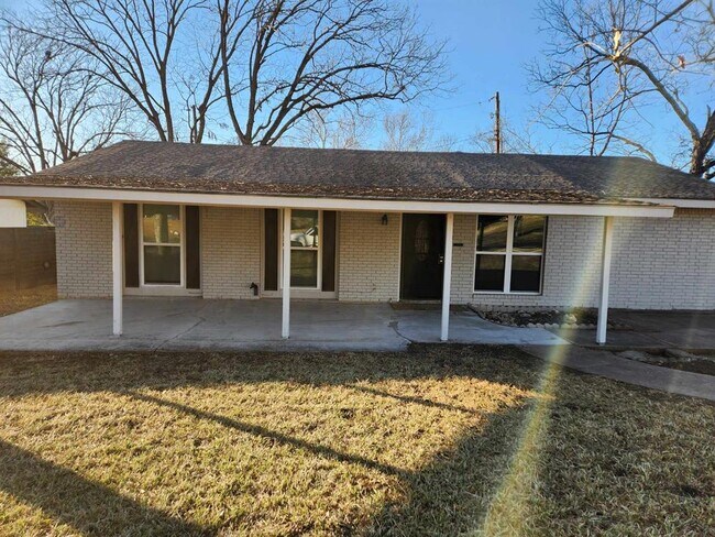 property at 3000 Ray Wood Dr