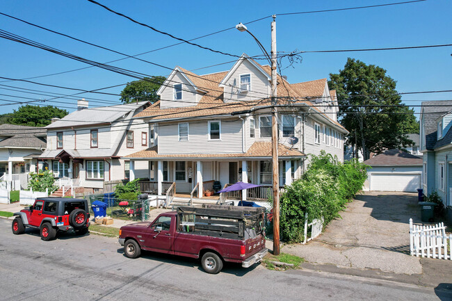 121 Livingston Pl in Bridgeport, CT - Building Photo - Building Photo