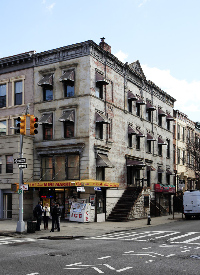 2001 Adam Clayton Powell Jr Blvd in New York, NY - Foto de edificio - Building Photo