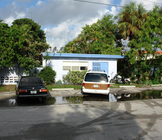 1041 NE 10TH Ave in Fort Lauderdale, FL - Building Photo - Building Photo